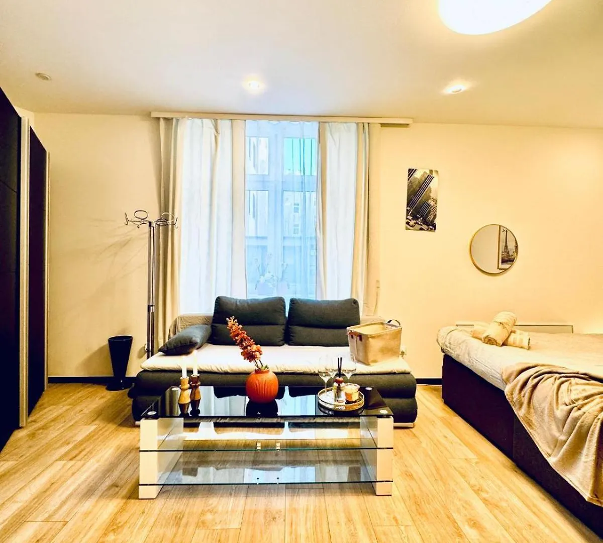Apartment Central King Studio - 10 Mins Walk From Downtown Vienna