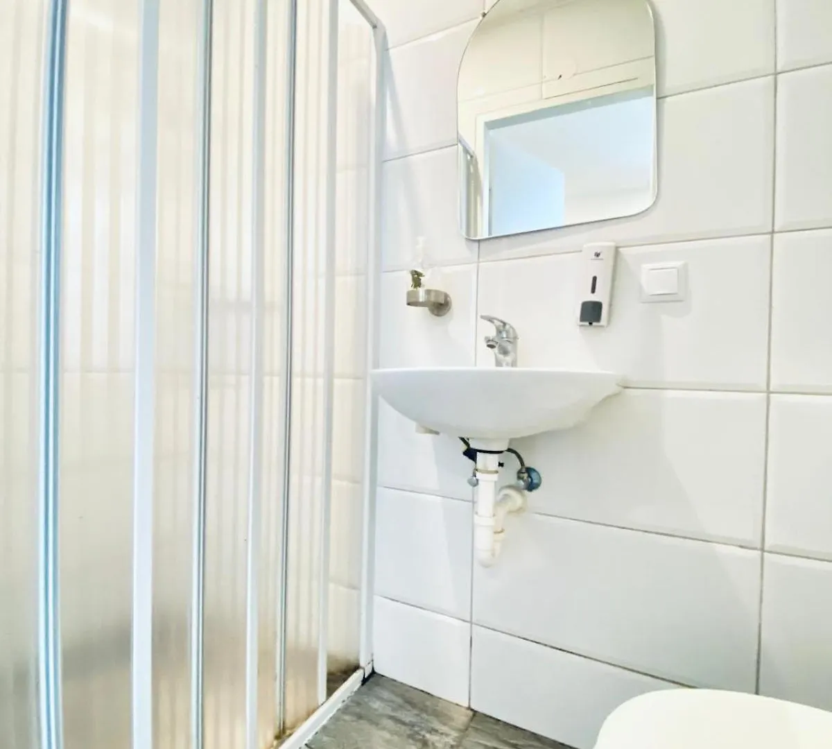Apartment Central King Studio - 10 Mins Walk From Downtown Vienna