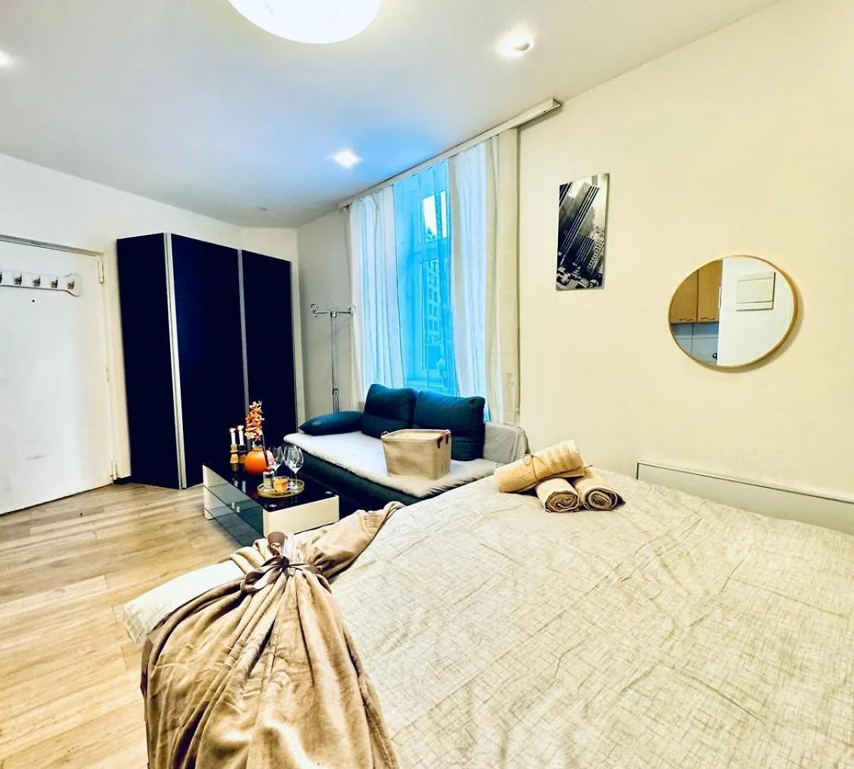 Apartment Central King Studio - 10 Mins Walk From Downtown Vienna